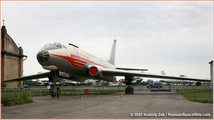 Tu-104